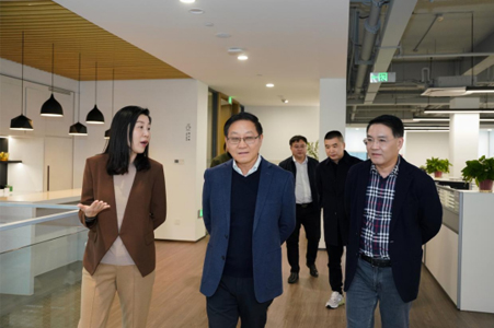 省住建廳原副廳長、國際綠建聯(lián)盟執(zhí)行主席、江蘇省人民政府參事室特聘專家劉大威一行蒞臨城發(fā)設(shè)計(jì)考察指導(dǎo)